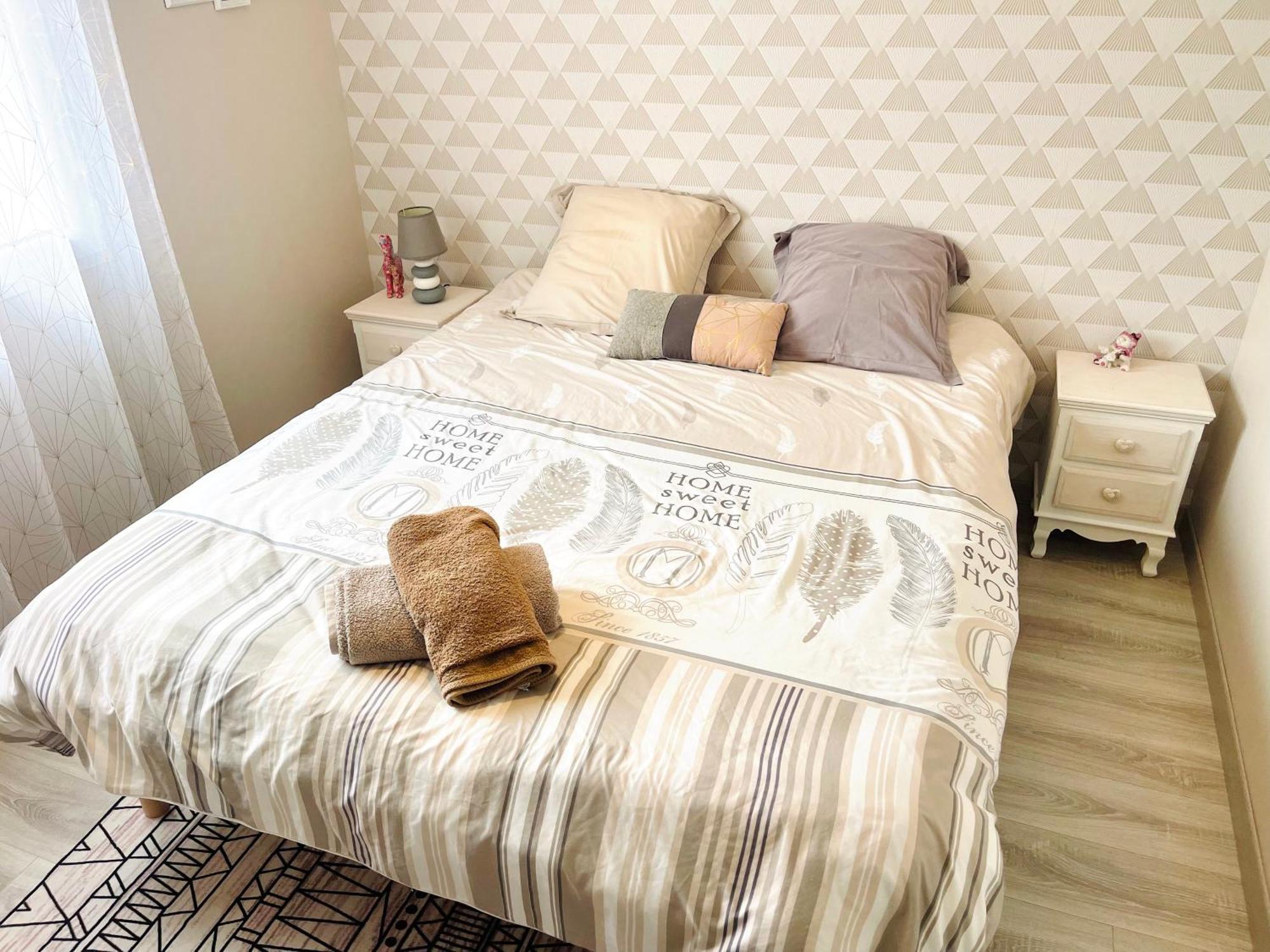Petite Maison Au Calme Poupry Екстериор снимка